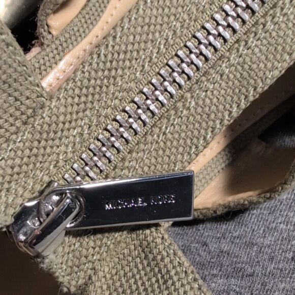 Michael Kors Green Wedge Sandals Size 8.5 Women's - Picture 4 of 9